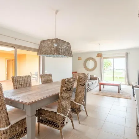 Tamarindos Villa *